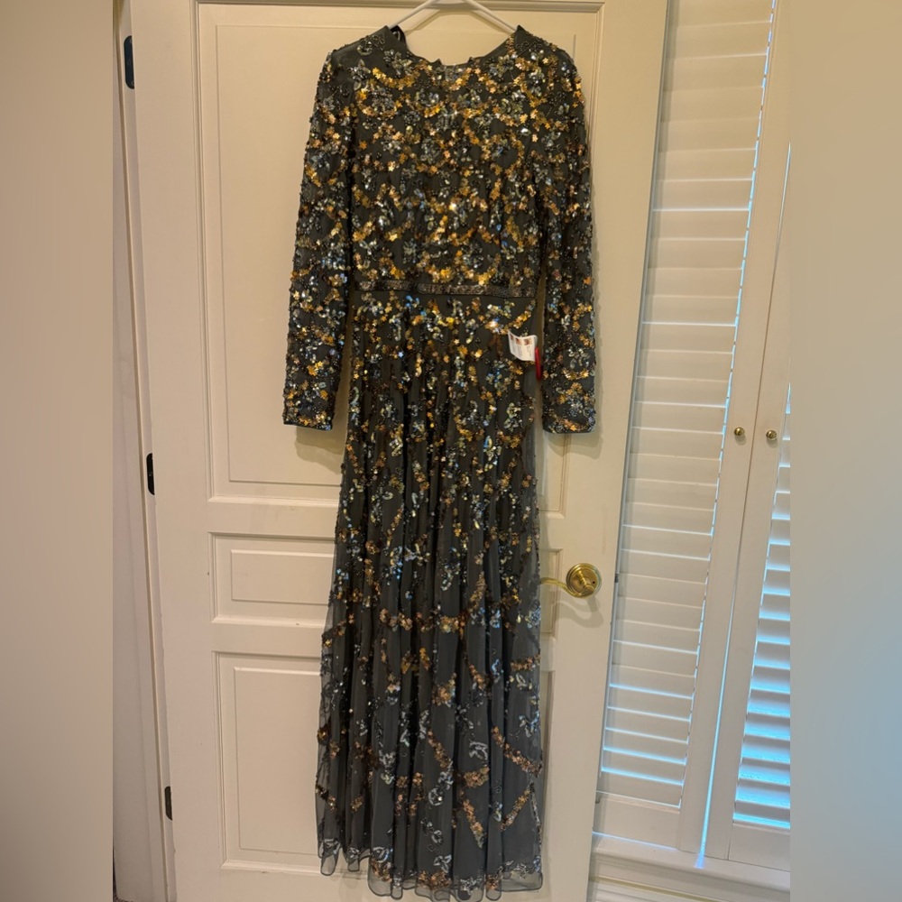 Gorgeous dress…